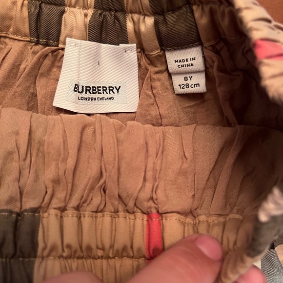 Girls size 8 Burberry skirt! VGUC - Picture 3 of 3